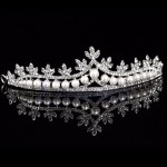 Coroana eleganta pentru mireasa CR011 Argintie cu cristale din sticla si perle Coroana eleganta pentru mireasa CR011 Argintie cu cristale din sticla si perle